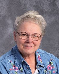 Vicki Ahlstrom : Paraeducator
